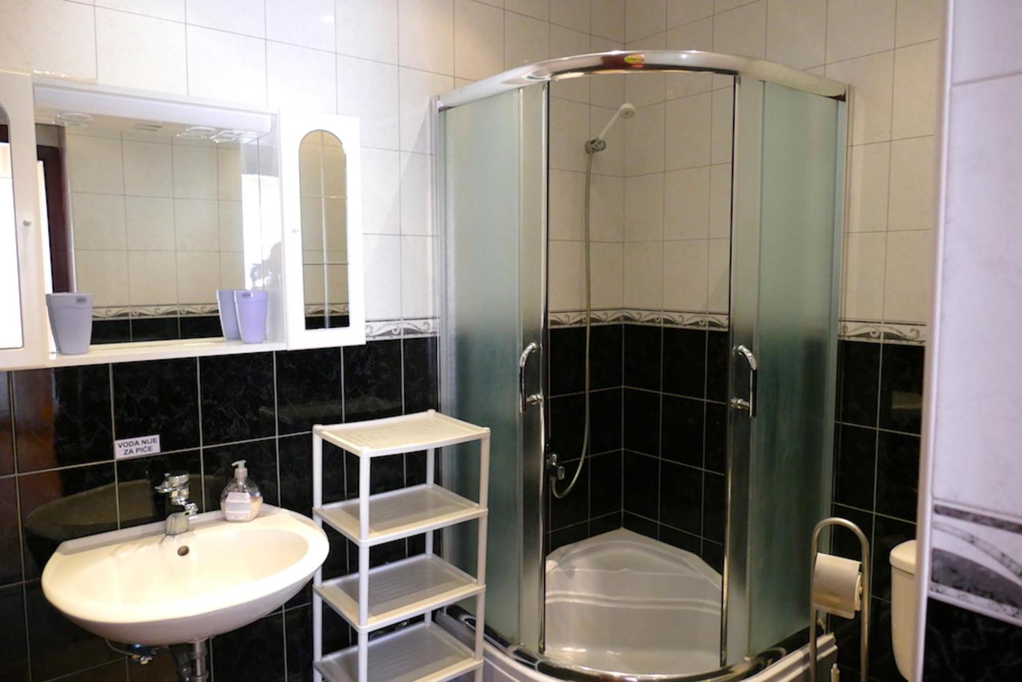 B&B Garni Toni Supetarska Draga Rom bilde